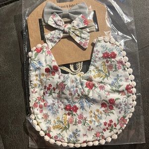 Boutique boho baby girl bib and bow headband baby shower set vintage floral
